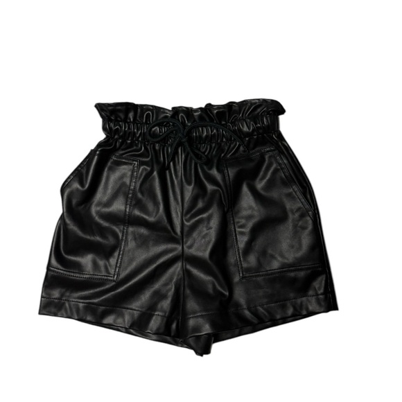 New Urban Outfitters Black Faux Leather High Waist Shorts Size Small - Picture 9 of 9